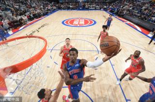 在人盯人防 在人盯人防