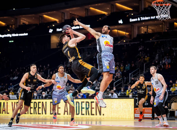 乌迪内斯的 乌迪内斯的