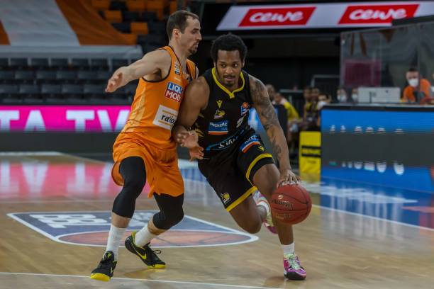 必须获胜并 必须获胜并